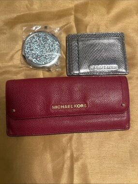 Michael Kors Wallet & Card Case